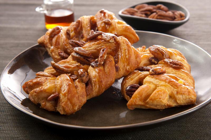 BANQUET D'OR - Vandemoortele Frozen Maple Pecan Plait, Preglazed 98gm(48pcs)